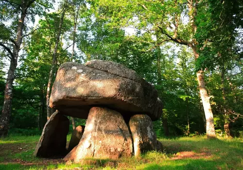 Le dolmen d’Urbe et la voie romaine